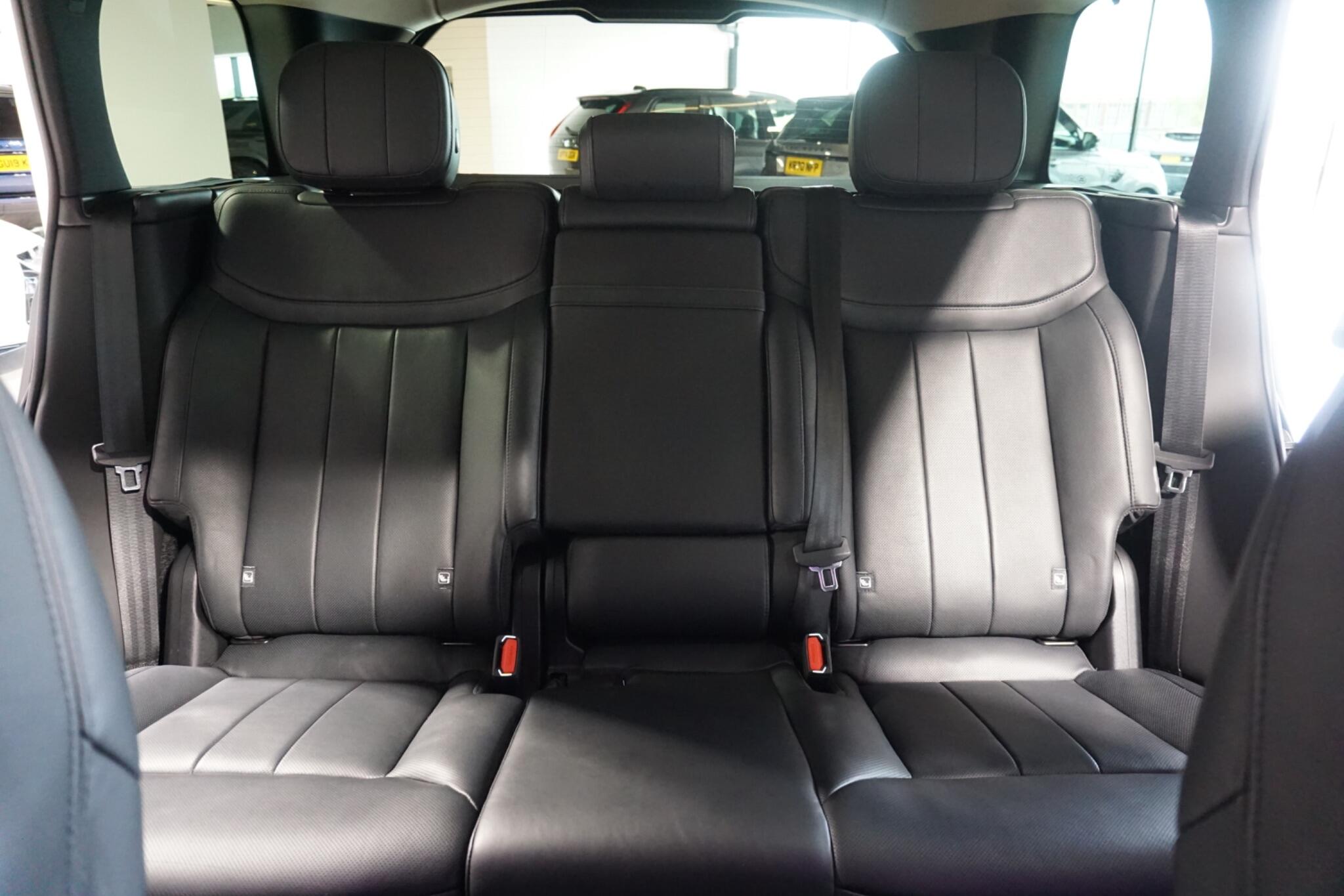 Land Rover Range Rover 3.0 P440e 38.2kWh HSE SUV 5dr Petrol Plug-in Hybrid Auto 4WD Euro 6 (s/s) (440 ps)